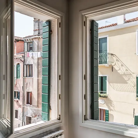 Apartman 7 Windows On By Lionhost *