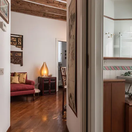 7 Windows On By Lionhost Lägenhet Venedig