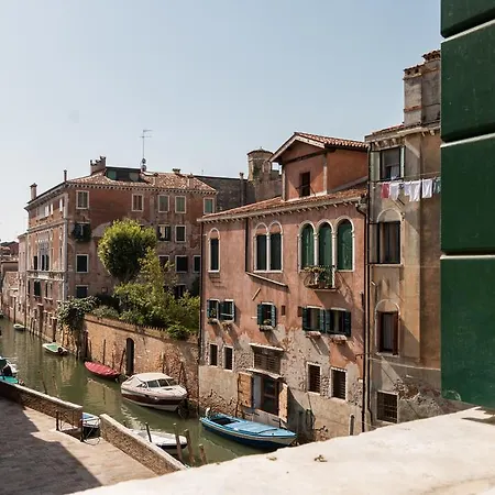 Lägenhet 7 Windows On By Lionhost *