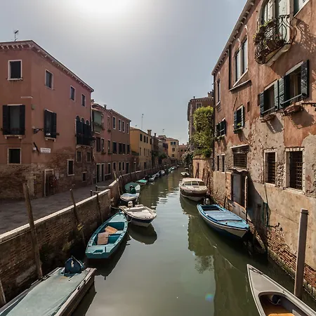 7 Windows On By Lionhost Διαμέρισμα