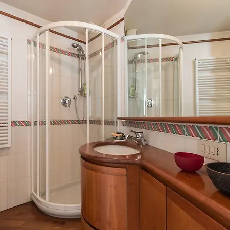 7 Windows On By Lionhost Apartmán